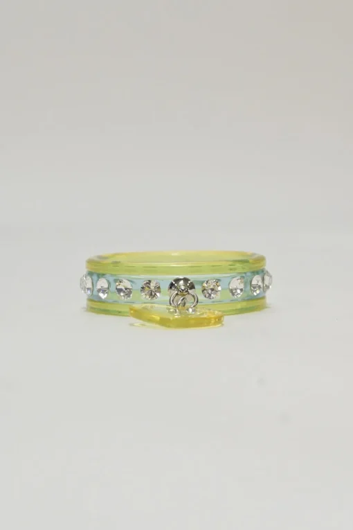 Fluo green crystal-embellished acrylic heart charm bangle