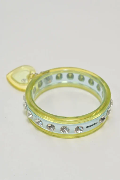Fluo green crystal-embellished acrylic heart charm bangle