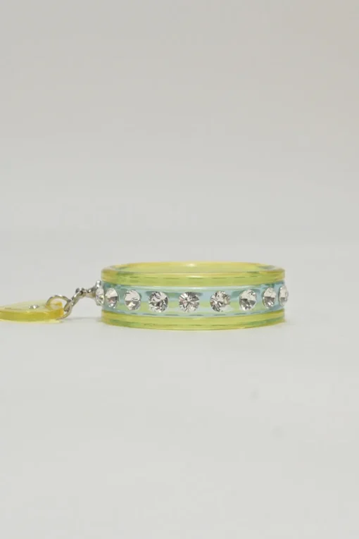 Fluo green crystal-embellished acrylic heart charm bangle