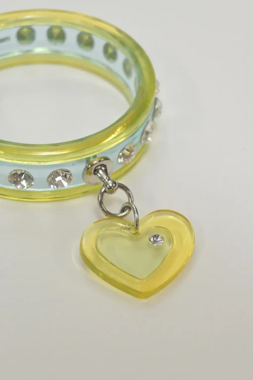 Fluo green crystal-embellished acrylic heart charm bangle