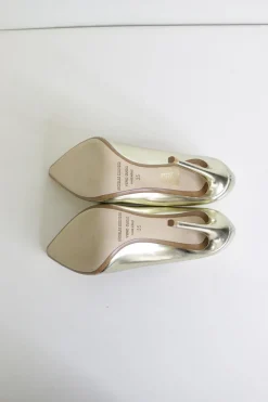 Gold leather pointed-toe pumps