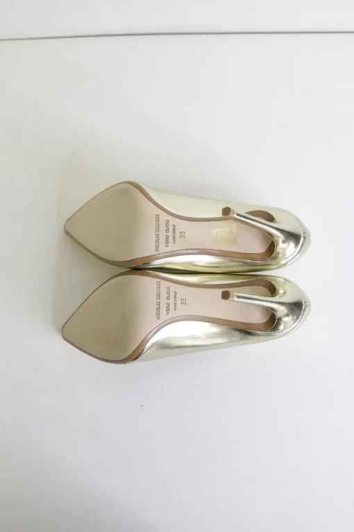Gold leather pointed-toe pumps
