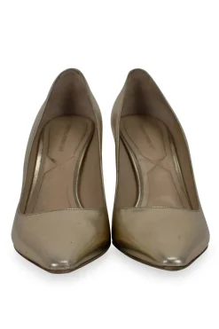 Gold leather pumps