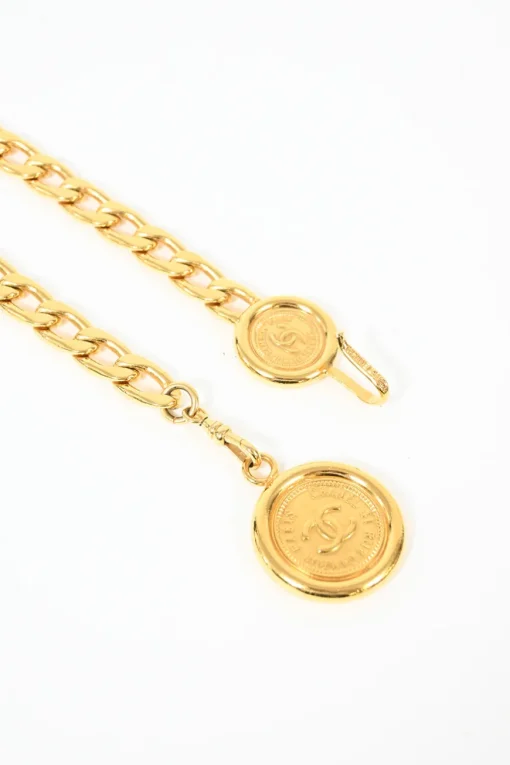 Gold-plated 31 Rue Cambon adjustable chain belt with hook fastening
