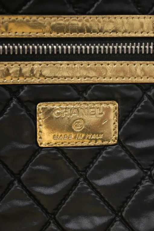Gold-tone foiled crinkle Feminine leather zip pouch