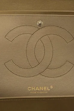 Gold-tone foiled matelassé leather 2012-2013 Jumbo double flap shoulder bag with gold-tone metallic hardware