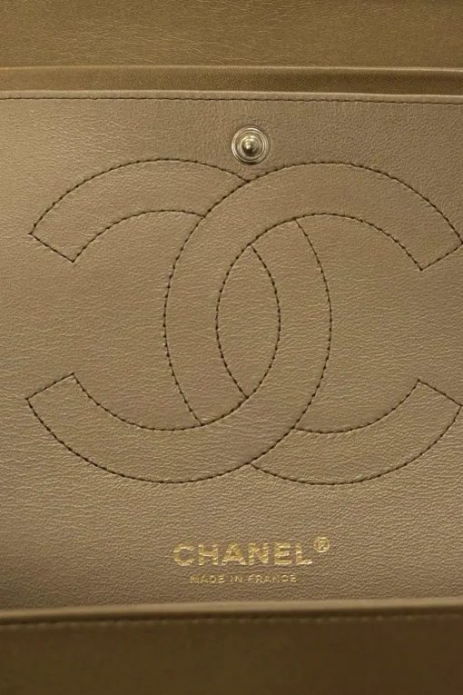 Gold-tone foiled matelassé leather 2012-2013 Jumbo double flap shoulder bag with gold-tone metallic hardware