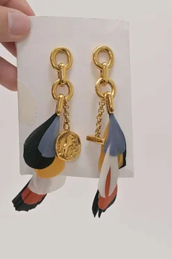 Gold-tone metallic feather-trimmed chainlink post drop earrings with horse medallion charm