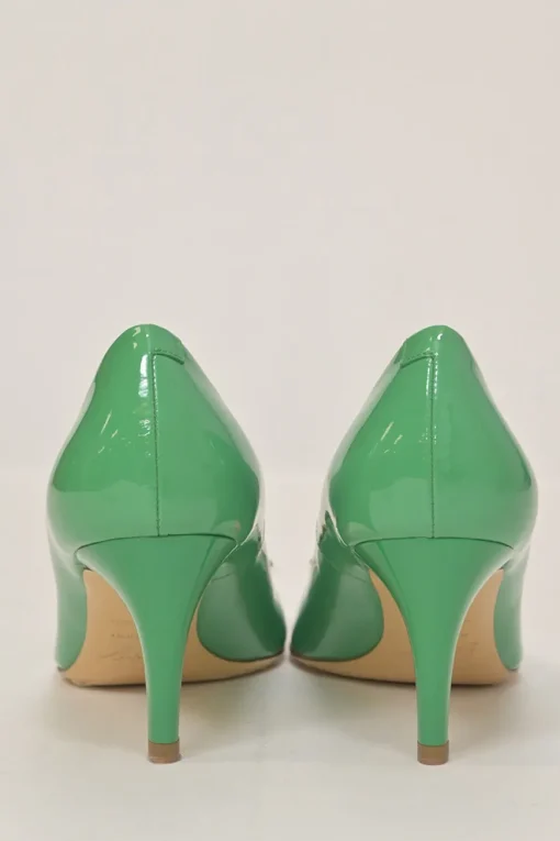 Green patent leather round-toe Trompette comma heel pumps