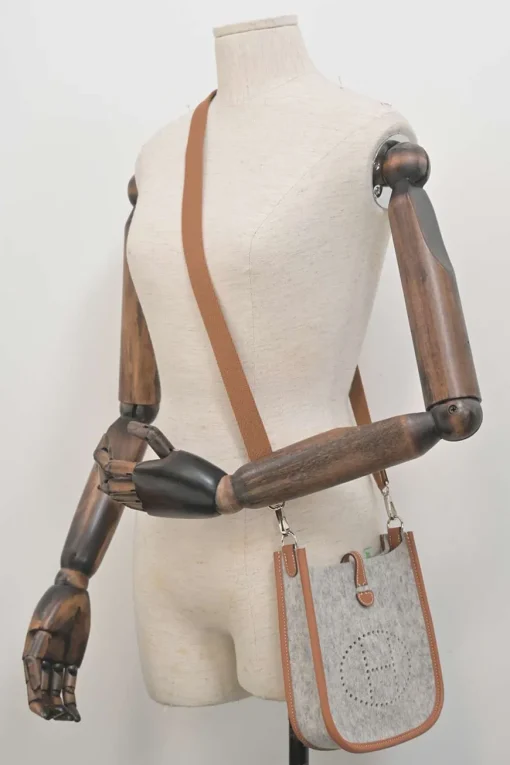 Gris clair felt and brown Swift leather Evelyne 16 crossbody bag