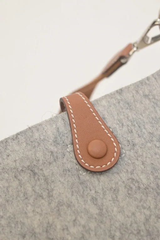 Gris clair felt and brown Swift leather Evelyne 16 crossbody bag