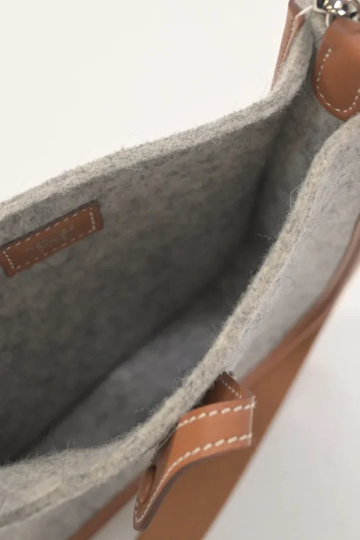 Gris clair felt and brown Swift leather Evelyne 16 crossbody bag