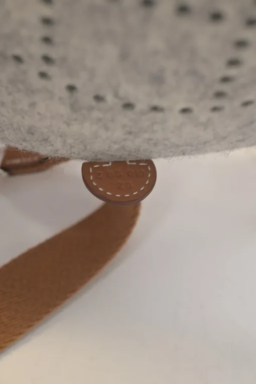 Gris clair felt and brown Swift leather Evelyne 16 crossbody bag