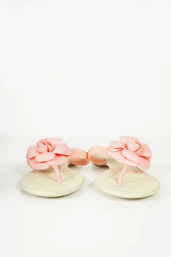 Ivory and pink jelly quilted camellia thong sandals with logo-embossed straps