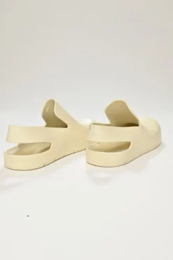 Ivory rubber Puddle slingback log sole clogs