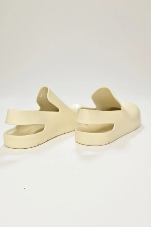 Ivory rubber Puddle slingback log sole clogs