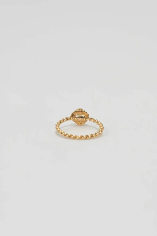 18-karat rose gold signature Piaget Rose ring with pavé-set brilliant cut 0.03 ct diamond