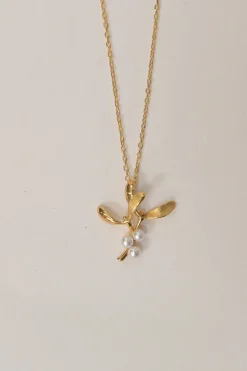 18-karat yellow gold and Akoya cultured pearl vine solitaire pendant necklace with spring clasp closure