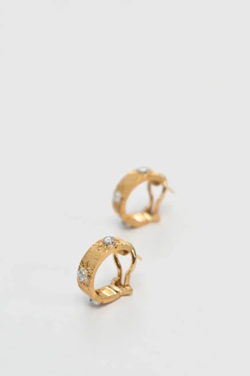 18-karat yellow gold Macri Classica hoops with brilliant-cut 0.30 CTTW F-G VVS-VS grade diamonds