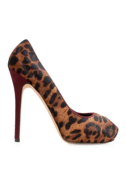 Leopard pattern in calf hair peep toe pumps