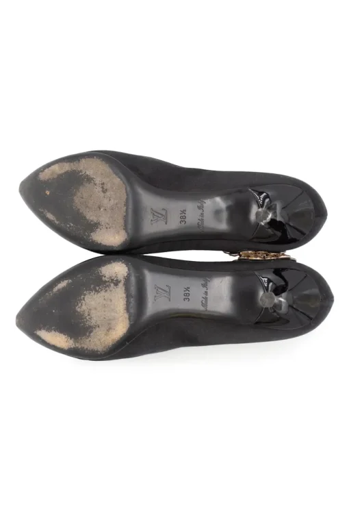 Louis Vuitton Black point toe satin pumps, EU 38.5