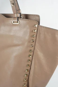 Medium Poudre rockstud calfskin tote bag
