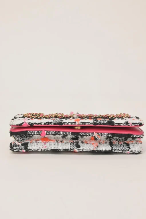 Multi-colour bouclé tweed wallet on chain