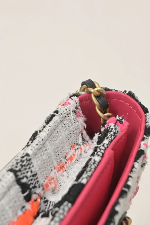 Multi-colour bouclé tweed wallet on chain