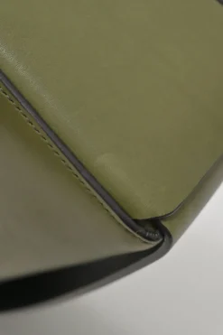 Olive green box calf calf leather 2020 Trifolio shoulder bag