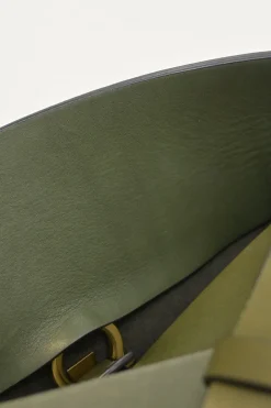 Olive green box calf calf leather 2020 Trifolio shoulder bag
