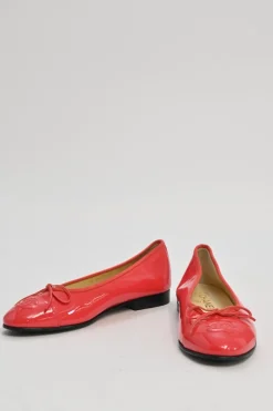 Red patent leather signature bow ballerinas featuring tonal Coco Mark topstitched cap toe