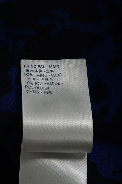 Reversible pants with camo jacquard