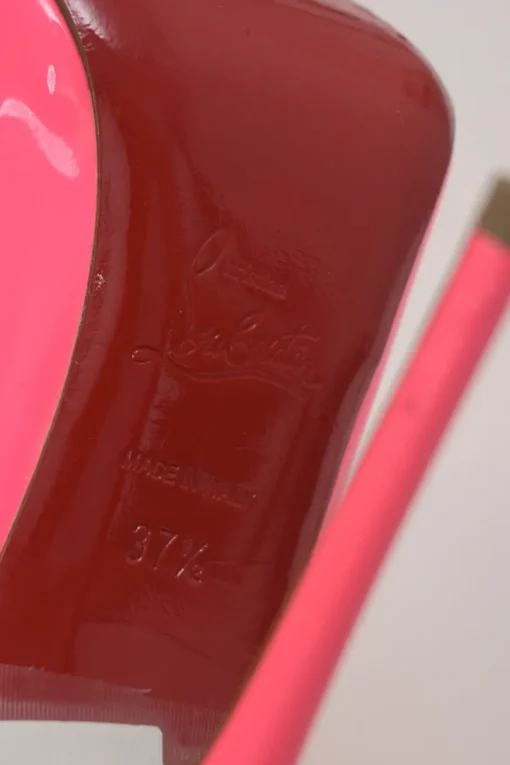 Shocking pink patent leather pointed-toe So Kate pumps