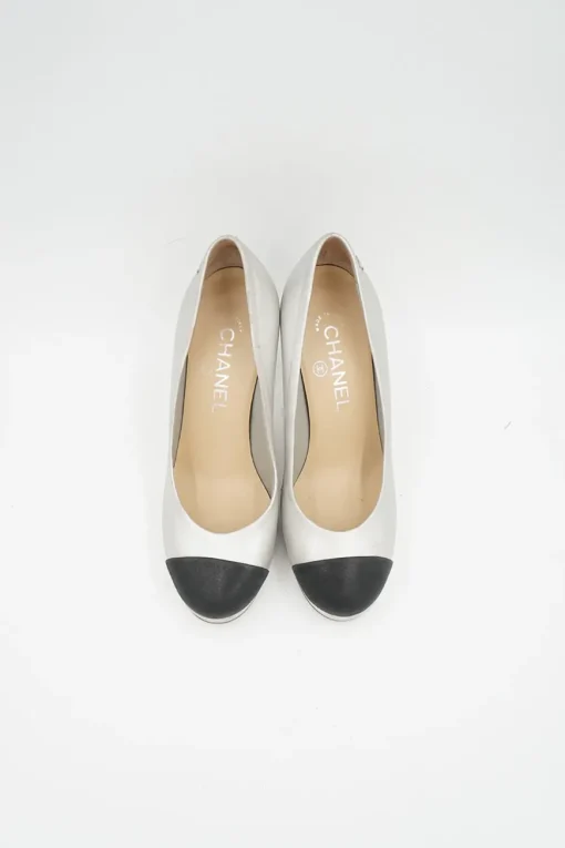 Silver leather wrapped heel &amp; silver metal Double C
