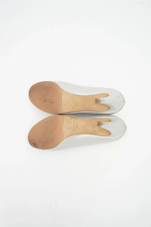 Silver leather wrapped heel &amp; silver metal Double C