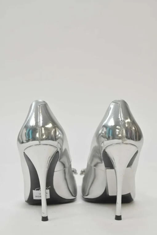 Silver strass crystal-embellished leather Bouquet flower buckle pointed-toe pumps