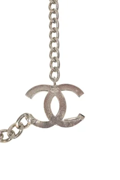 Silver-finish metal and black enamel Coco Mark chain belt with hook closure