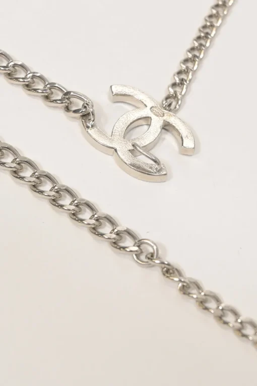 Silver-finish metal and black enamel Coco Mark chain belt with hook closure