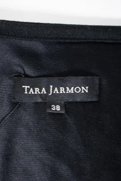 Tara Jarmon black wool flared skirt with flower embroidery. SIde button up