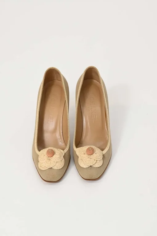 Taupe canvas and leather round-toe camellia pumps