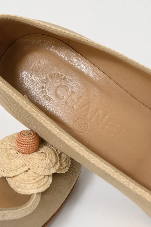 Taupe canvas and leather round-toe camellia pumps