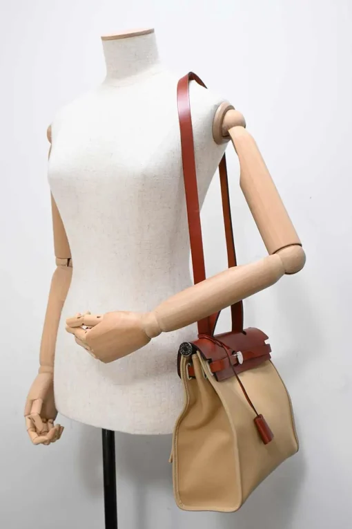Trench Toile and Vache Hunter leather Herbag Zip 31 bag with palladium-plated hardware