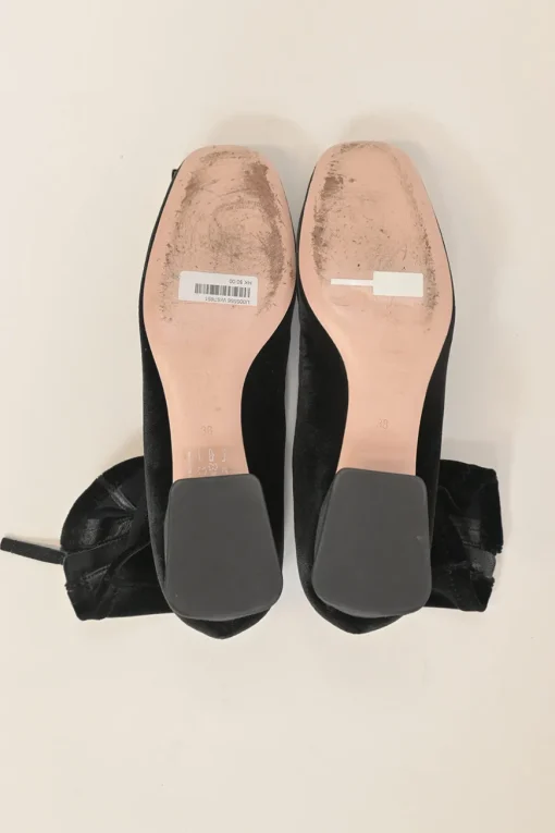 Très Vivier black velvet and leather pull-on buckled ankle booties