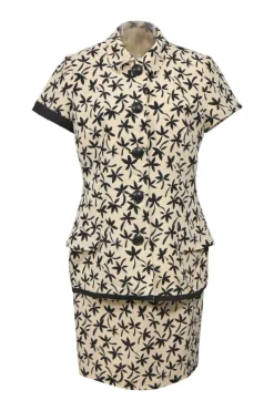 Two-tone halftone floral print two-piece set featuring spread collar button-front short sleeve jacket and mini pencil skirt