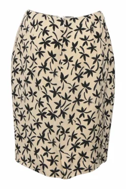 Two-tone halftone floral print two-piece set featuring spread collar button-front short sleeve jacket and mini pencil skirt