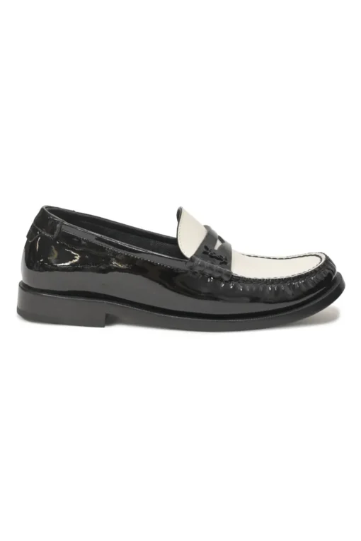 Two-tone patent leather 'Le Loafer' slip-on penny loafers featuring monogram plaque appliqué