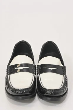 Two-tone patent leather 'Le Loafer' slip-on penny loafers featuring monogram plaque appliqué