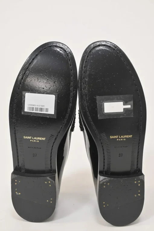 Two-tone patent leather 'Le Loafer' slip-on penny loafers featuring monogram plaque appliqué