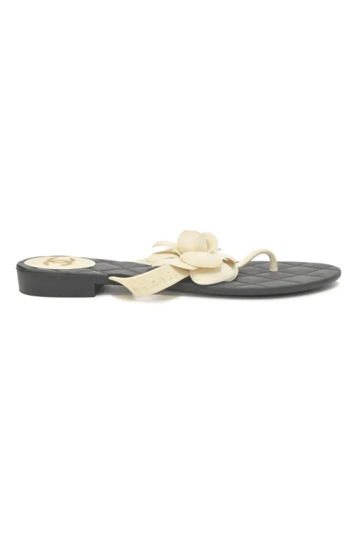 Two-tone rubber camellia thong sandals with matelassé insole and contrasting Coco Mark heel motif