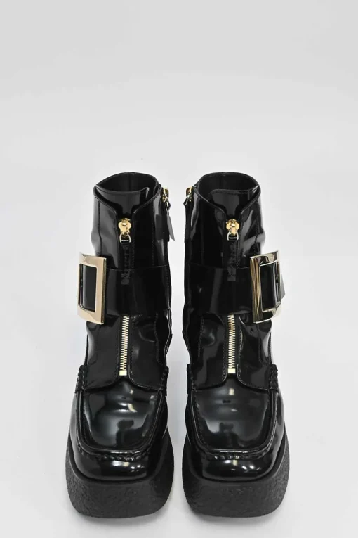 Viv' clog black patent leather ankle boot with zipper tongue and signature metal buckled side